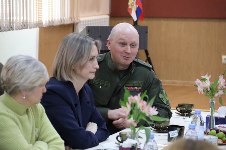 Начальник Управления Росгвардии по Амурской области встретился с членами семей сотрудников и военнослужащих погибших при исполнении служебных обязанностей