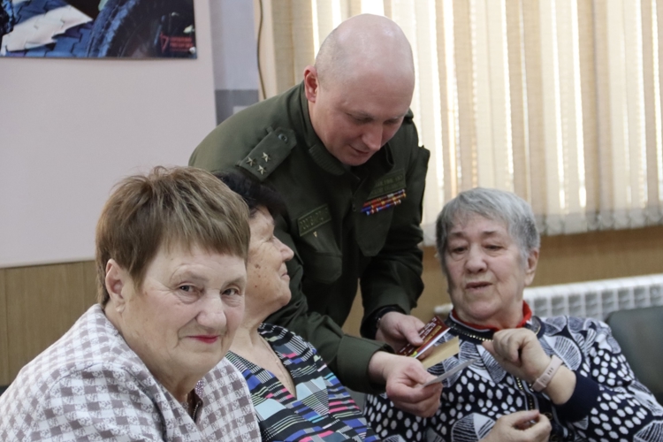 Начальник Управления Росгвардии по Амурской области встретился с членами семей сотрудников и военнослужащих погибших при исполнении служебных обязанностей