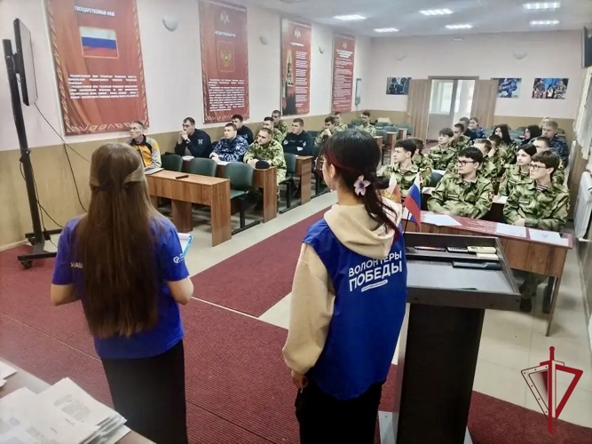 В Благовещенске росгвардейцы написали «Диктант Победы»
