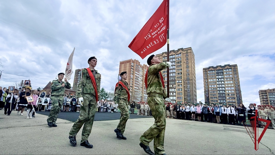 Сотрудники СОБР стали почётными гостями на общешкольном мероприятии посвященном Дню Победы