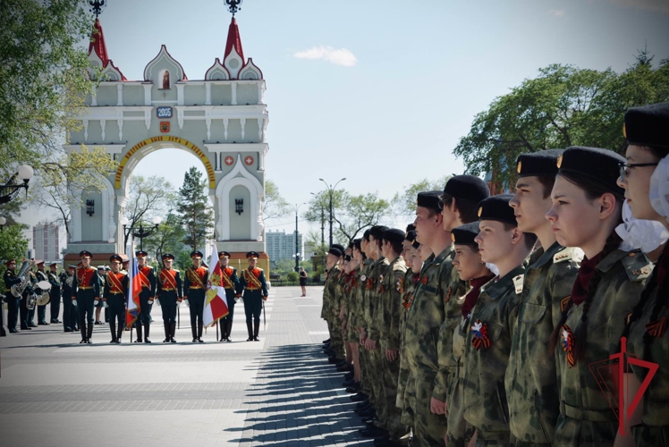 Выпуск профильных классов Росгвардии состоялся в торжественной обстановке на площади Победы