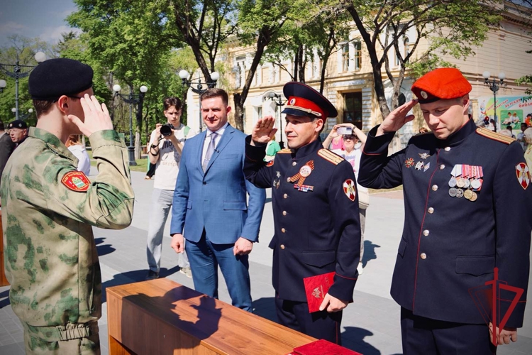 Выпуск профильных классов Росгвардии состоялся в торжественной обстановке на площади Победы