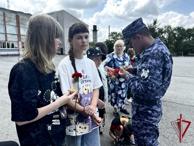 В День памяти и скорби сотрудники Росгвардии почтили память погибших в Великой Отечественной войне
