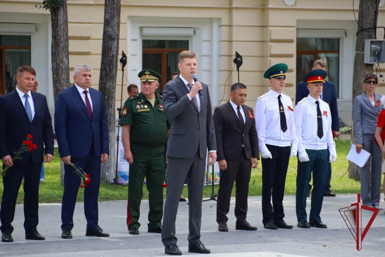 В День памяти и скорби сотрудники Росгвардии почтили память погибших в Великой Отечественной войне