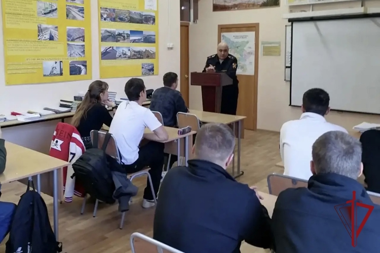 Зейским студентам рассказали о службе в Росгвардии